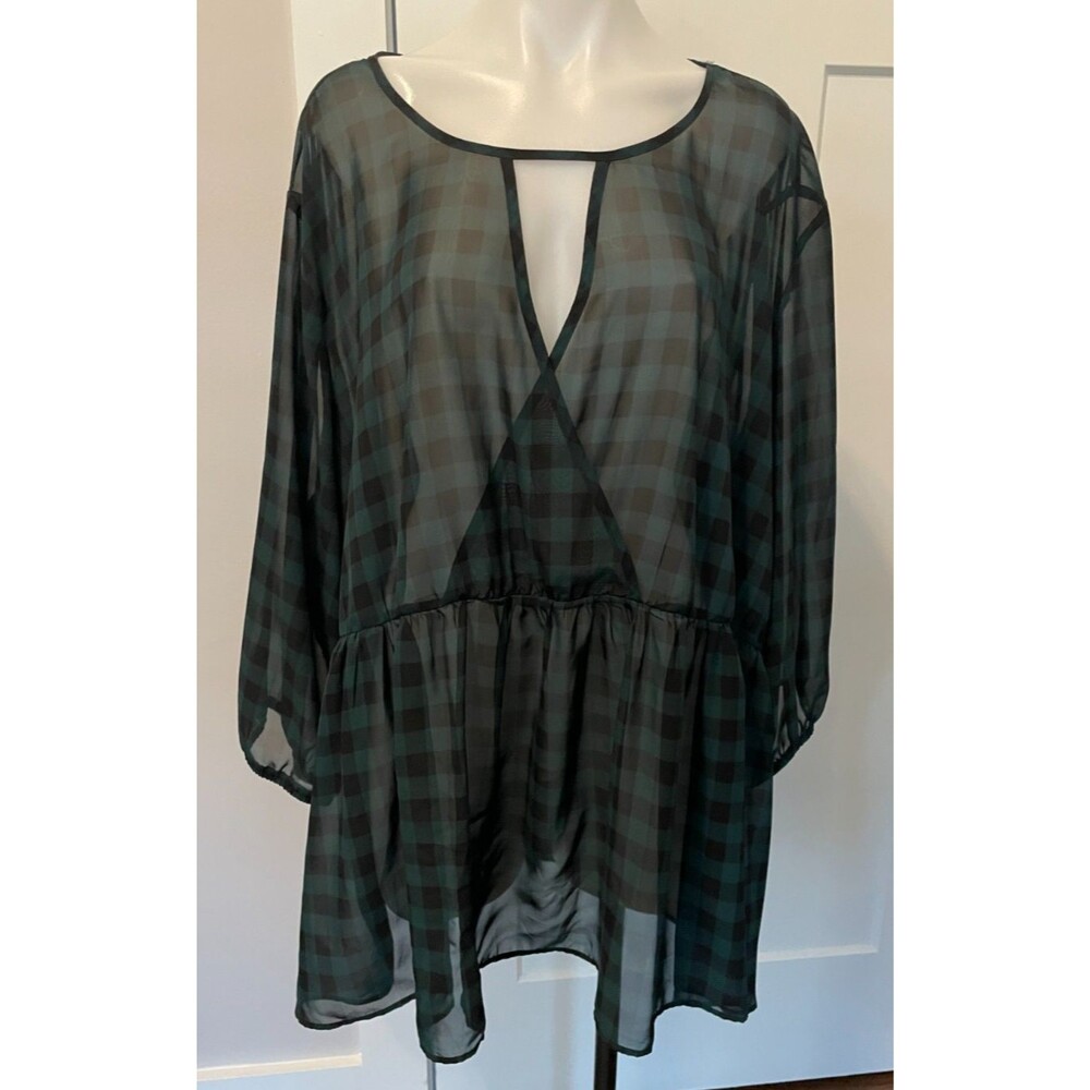 TORRID Womens TOP 3/4 Sleeves GREEN Black PLAID Size 5 (5X 28)